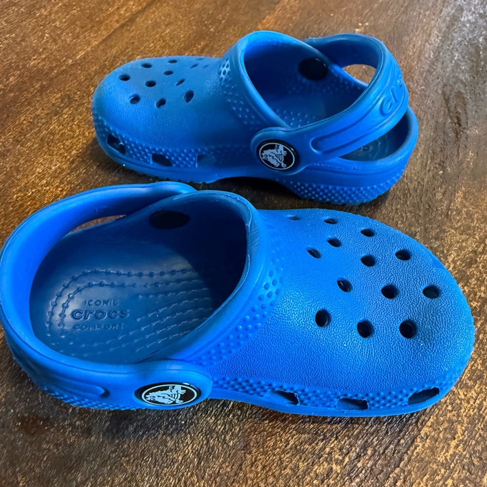CROCS Kids Vibrant Blue Sandals